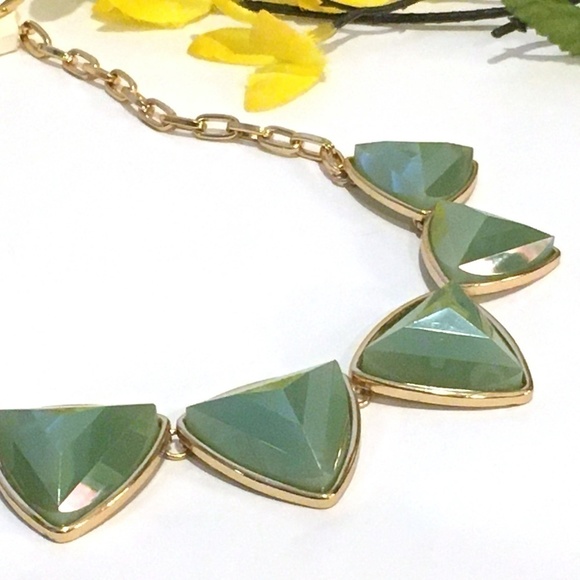 3/$29! jade green & gold tones geometric necklace - Picture 6 of 8